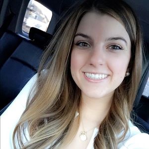 Meet your Posher, Abby